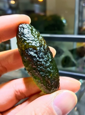 高端收藏天然捷克玻璃陨石原石橄榄绿长条随形裸石无破坏可做吊坠