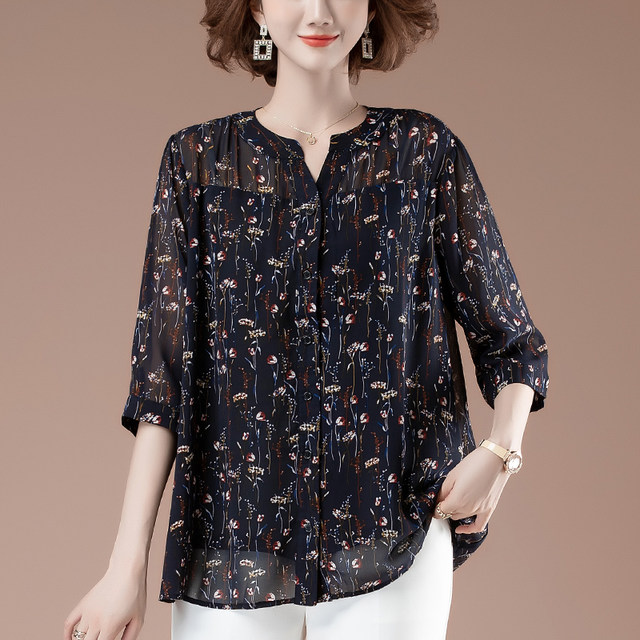 ເສື້ອຢືດ chiffon ຫຼຸດອາຍຸຂອງແມ່ອາຍຸກາງແລະຂະຫນາດບວກ