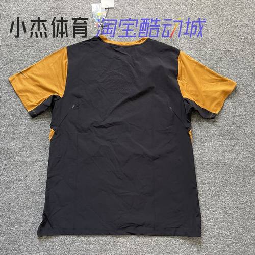 NikeLab Essentials 男子速干透气防泼水圆领短袖 849791-744-433 - 图2