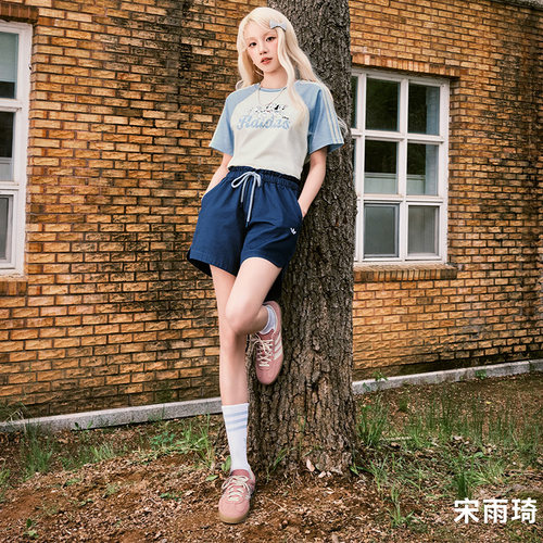 阿迪达斯三叶草女装春季新款W SHORT 时尚经典花苞裤腰运动短裤 - 图2