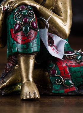 尼泊尔手工镶嵌宝石铜摆件