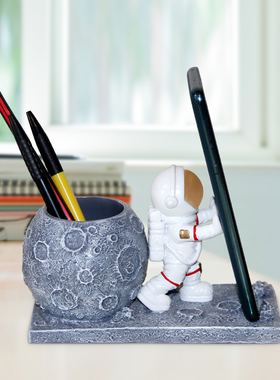 轻奢高档潮流宇航员笔筒网红创意