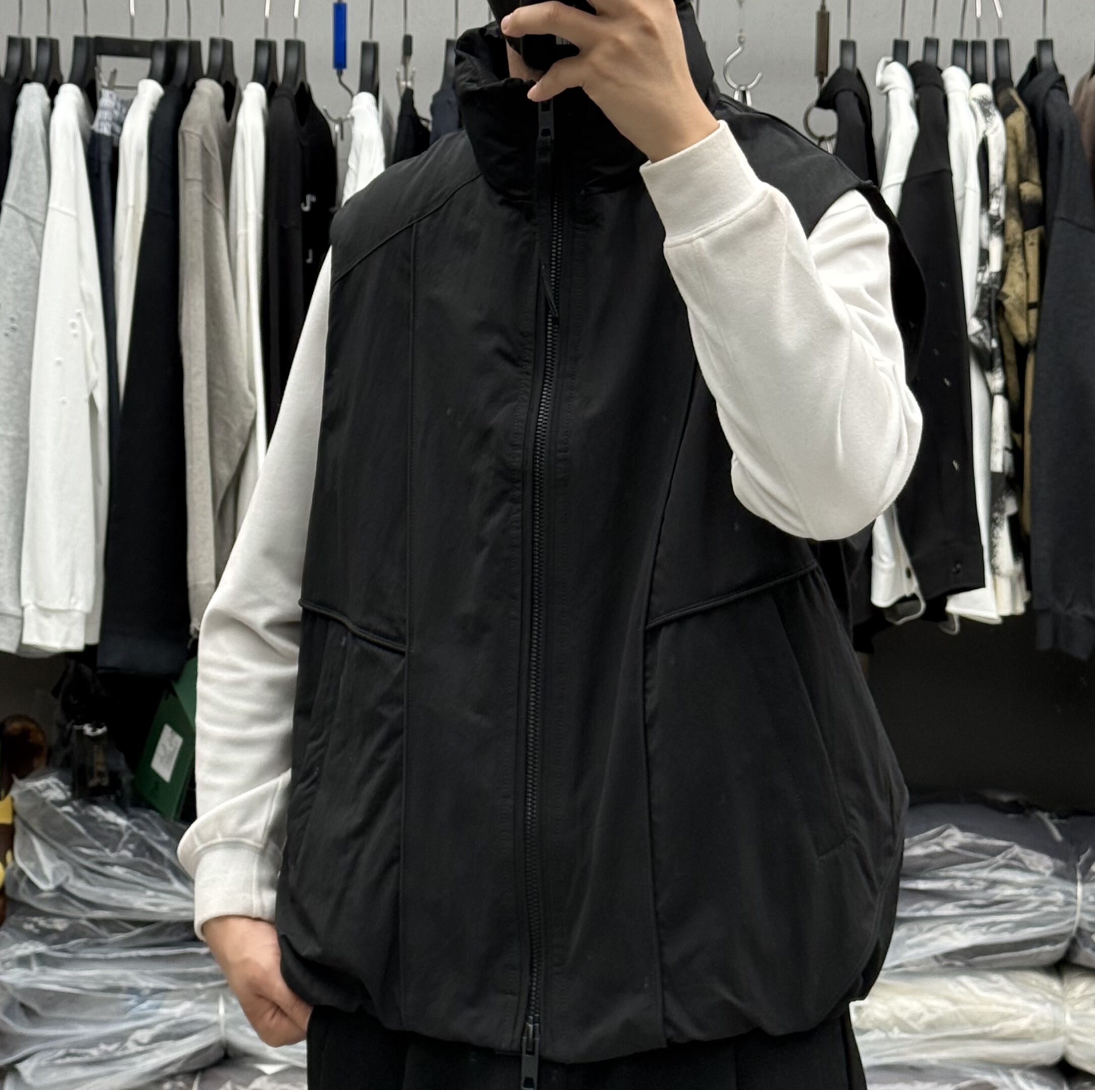 户外纯色极简立领羽绒马甲男冬季美式宽松百搭保暖90白鸭绒背心潮 - 图2