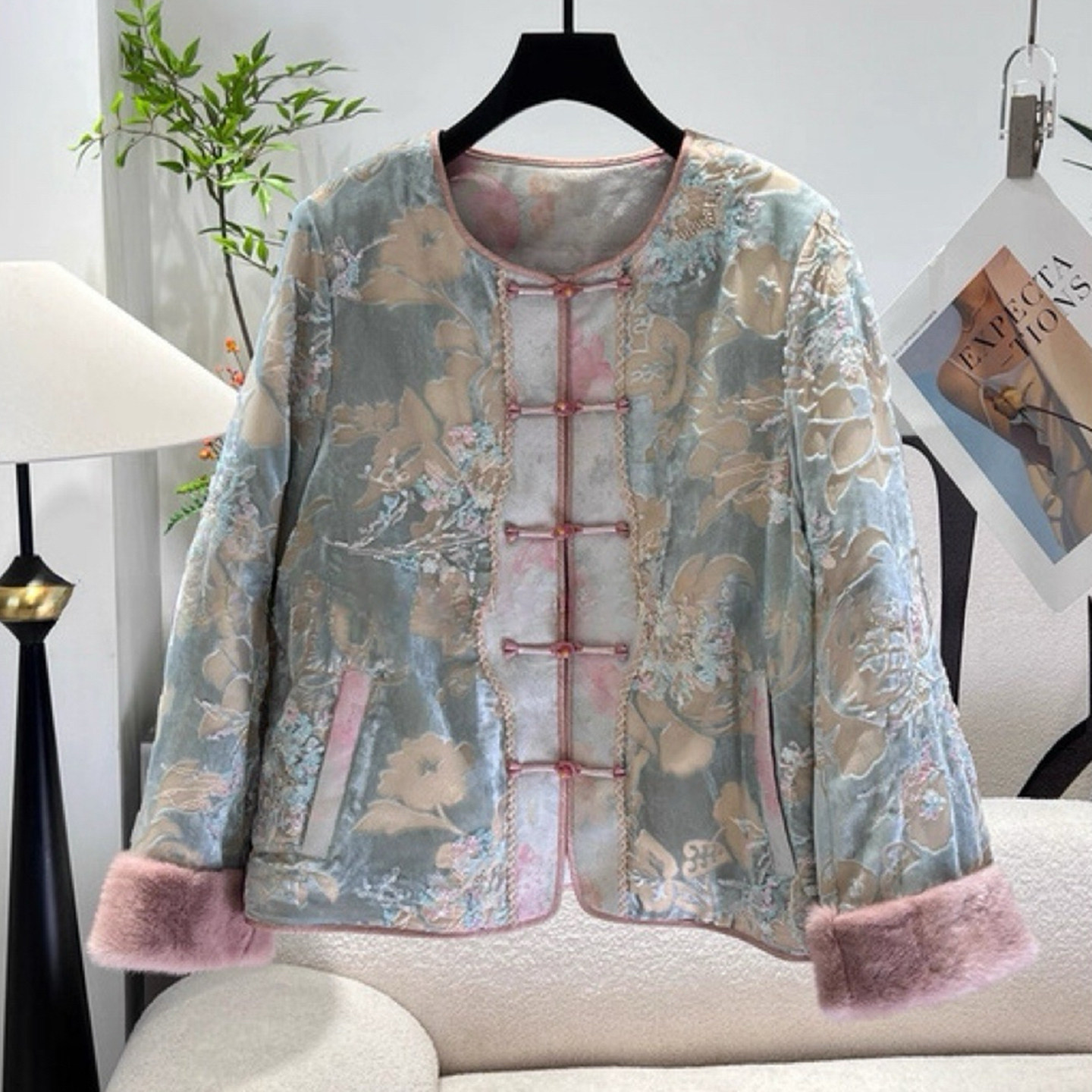 2025冬新款国风新中式水貂毛金属丝桑蚕丝加厚外套女圆领盘扣上衣,淘宝优惠券,粉丝福利购,淘宝优惠卷