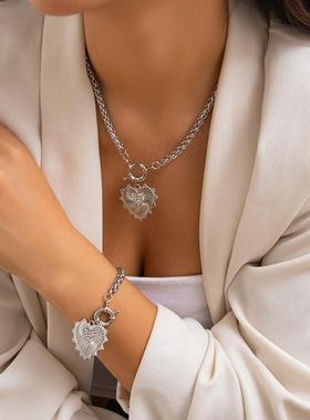 金属感镶钻欧美爱心时尚项链