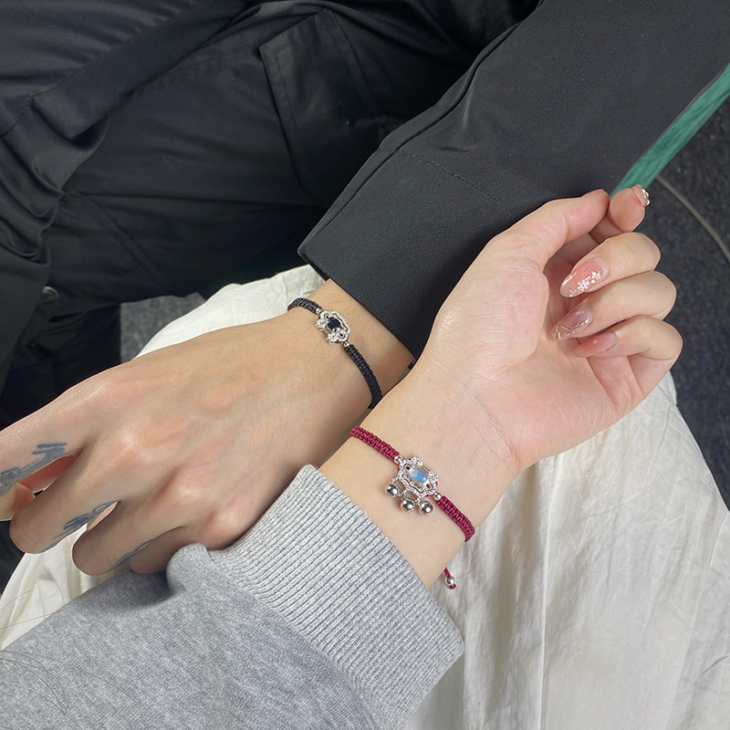 年新款长命锁情侣纯银手链轻奢小众精致平安锁一对编织红手绳 2021 年新款长命锁情侣纯银手链轻奢小众精致平安锁一对编织红手绳 2021