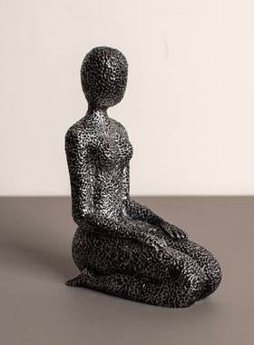 现代简约金属铸造创意人物装饰品摆设样板间售楼处高端抽象人物