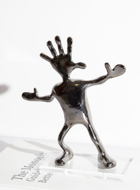 现代轻奢简约金属倒立体操运动员摆件样板间书房柜子五金人物摆设