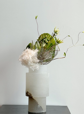 极简意式现代轻奢西班牙云石花器样板间售楼处茶几高端石材装饰品