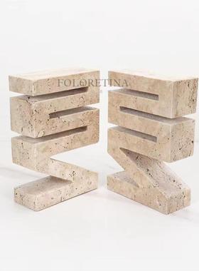 现代轻奢简约天然洞石几何创意书档样板间书房字母天然石头装饰品