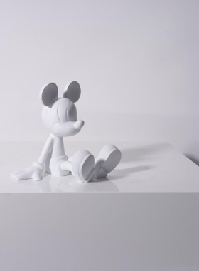 现代轻奢卡通创意米奇装饰品样板间儿童房台面电视柜茶几软装摆设