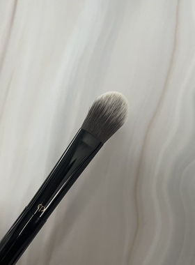尾丹！清货CPB化妆刷贵妇粉底刷经典舌型精准粉底刷少量微瑕原单