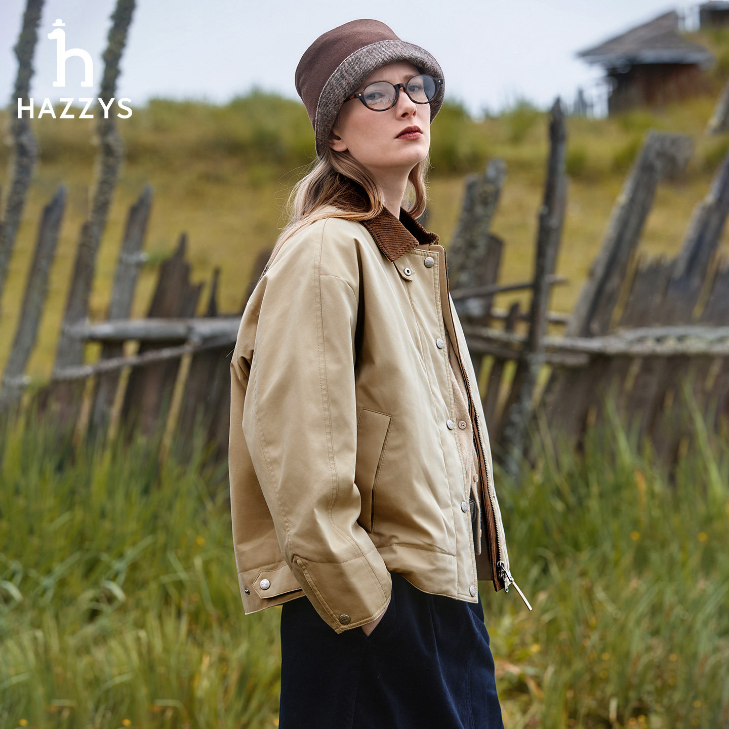 【秋冬甄选】Hazzys哈吉斯拼接领夹克女时尚休闲宽松巴恩风外套,淘宝优惠券,粉丝福利购,淘宝优惠卷