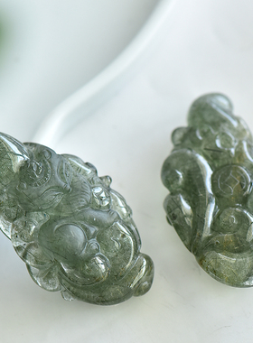 鲍氏绿发晶九尾狐狸吊坠