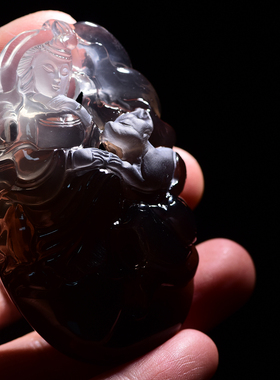 鲍氏天然水晶九尾狐女吊坠