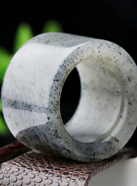 念玉珠宝花籽扳指带证书手玩件