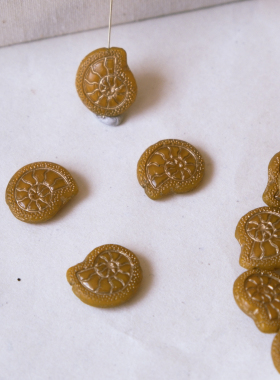 18×16mm 古典棕咖色海螺进口捷克琉璃珠手工串珠材料散珠
