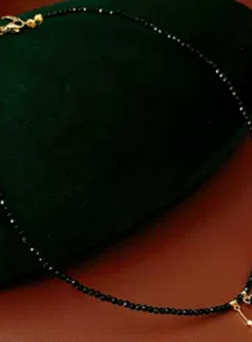 达令 黑色水晶串珠项链 复古简约锁骨链 时尚百搭吊坠 毛衣链颈链