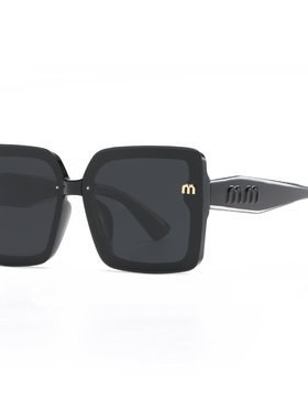 2025新款个性高级感墨镜女爆款街拍素颜网红偏光太阳镜开车潮