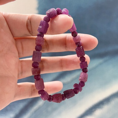 天然红宝石随形手链原创设计
