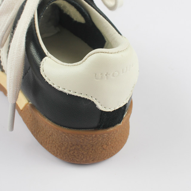 Utouto ແຖບຂະຫນານຂອງເດັກນ້ອຍ sneakers ບາດເຈັບແລະ