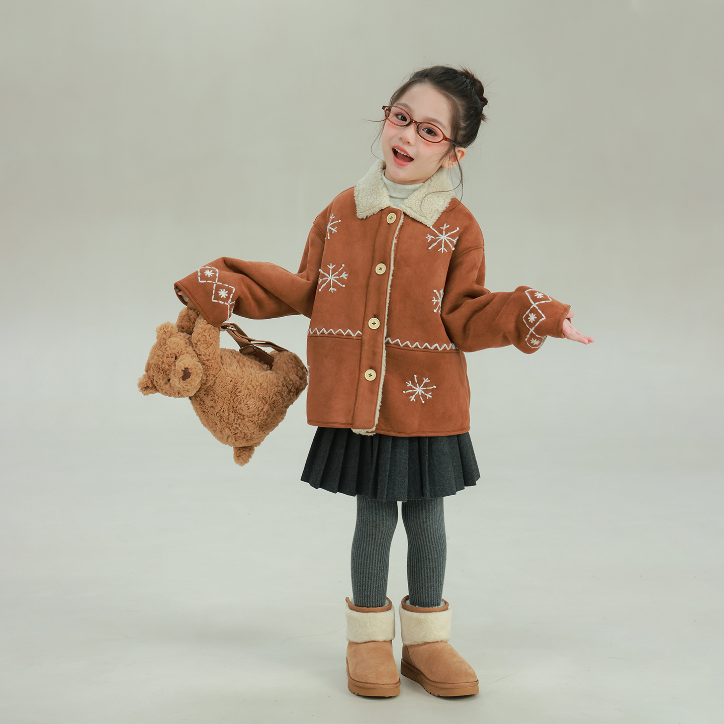 utouto大耳象女童雪花麂皮绒外套2025冬季新款宝儿加绒老钱风上衣 - 图1