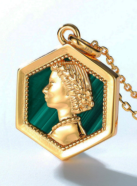 小众设计覆盖掉女王头吊坠项链