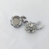 Internet celebrity’s shiny diamond cufflinks can be worn without punching