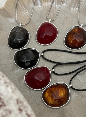 个性设计感椭圆树脂琥珀色吊坠项链女长款钛钢链条百搭气质毛衣链