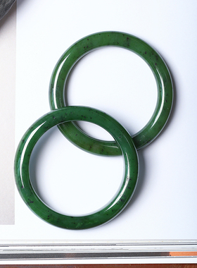 天然俄罗斯菠菜绿碧玉镯子老矿老料手镯 油润感好女妈妈镯饰品