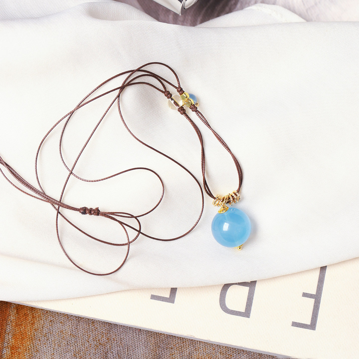 天然水晶海蓝宝单珠皮绳项链锁骨链可调节款吊坠 女款锁骨链挂坠,淘宝优惠券,粉丝福利购,淘宝优惠卷