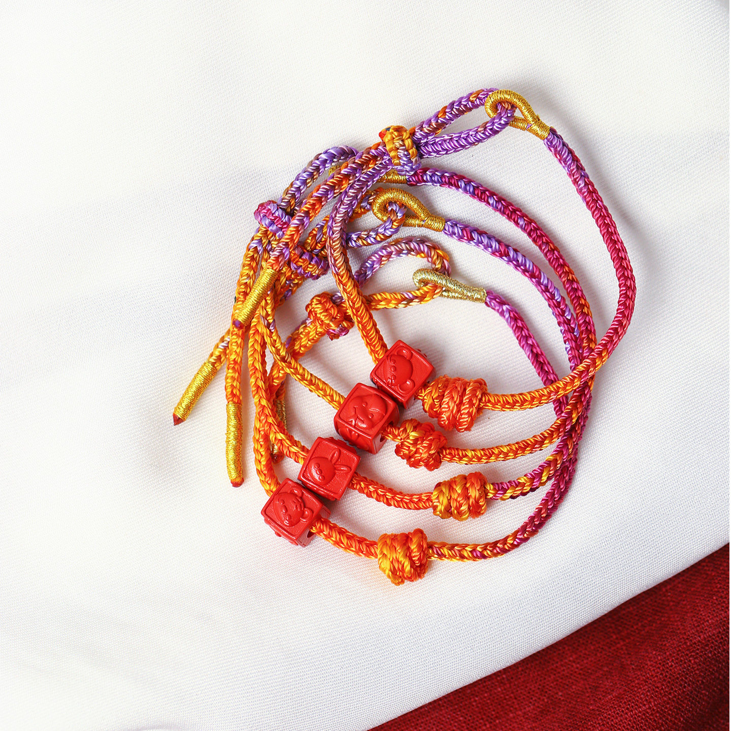 原矿朱砂高含量红砂生肖三合手绳手工编织可调节男女本命年饰品,淘宝优惠券,粉丝福利购,淘宝优惠卷