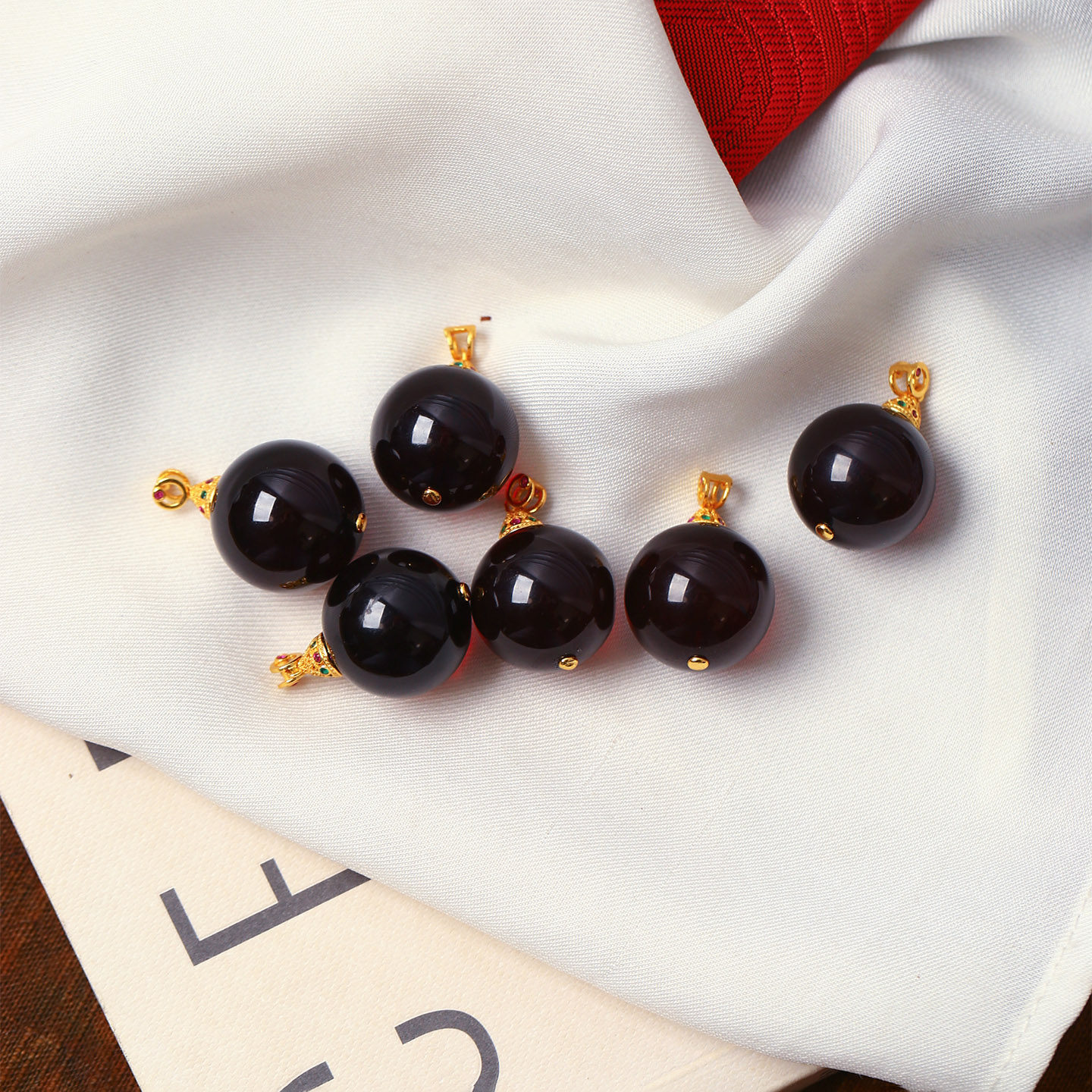 天然琥珀血珀圆珠纯银扣头镶嵌款吊坠女款琥珀锁骨链挂坠饰品礼物,淘宝优惠券,粉丝福利购,淘宝优惠卷