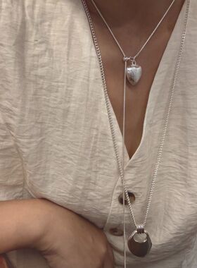 银色拉丝爱心吊坠项链女ins小众简约流苏圆球长款毛衣链百搭配饰