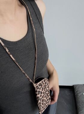 哥特风十字架锁骨链配饰