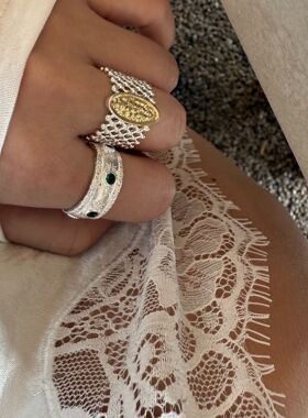 布qi拉提意大利拉丝工艺宫廷风菱格戒指女贝壳撞色蝴蝶结ins戒指