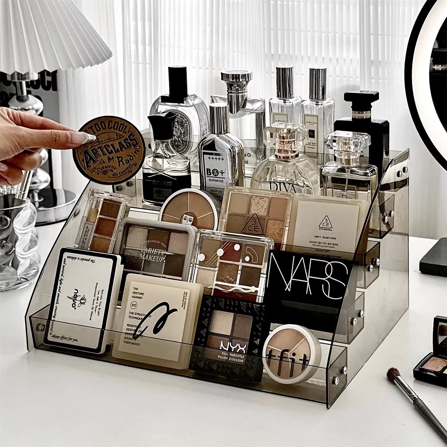 化妆品收纳盒亚克力多层阶梯置物架梳妆台护肤品眼影盘香水展示架,淘宝优惠券,粉丝福利购,淘宝优惠卷