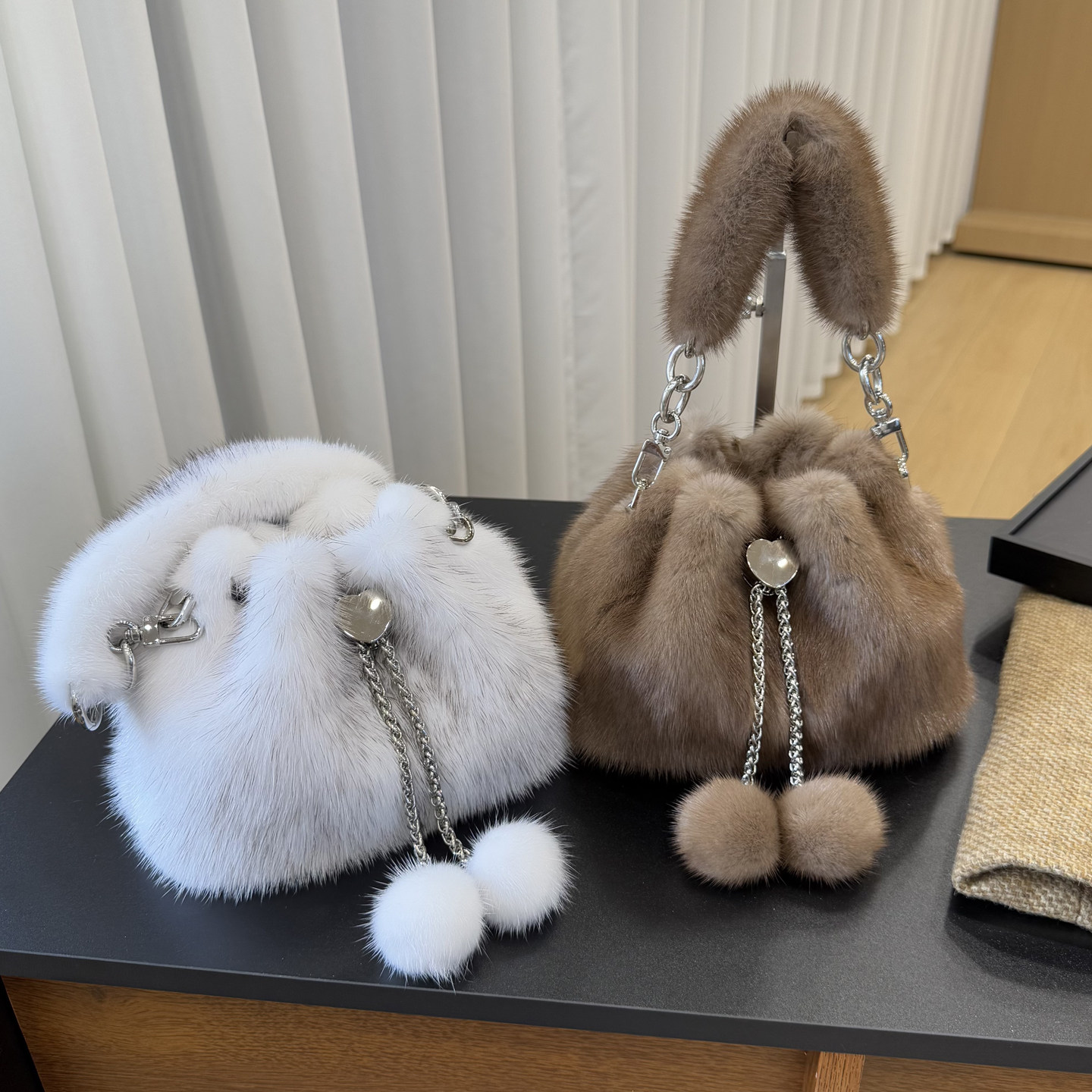 帕斯条水桶包新款进口水貂毛皮草包秋冬百搭手提斜挎可爱毛绒女包,淘宝优惠券,粉丝福利购,淘宝优惠卷