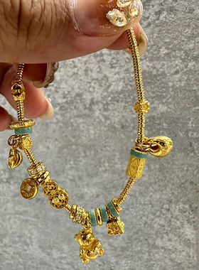 国潮黄金色小熊金色坨坨吊坠手链女百搭高级感新款盘缠手串送女友