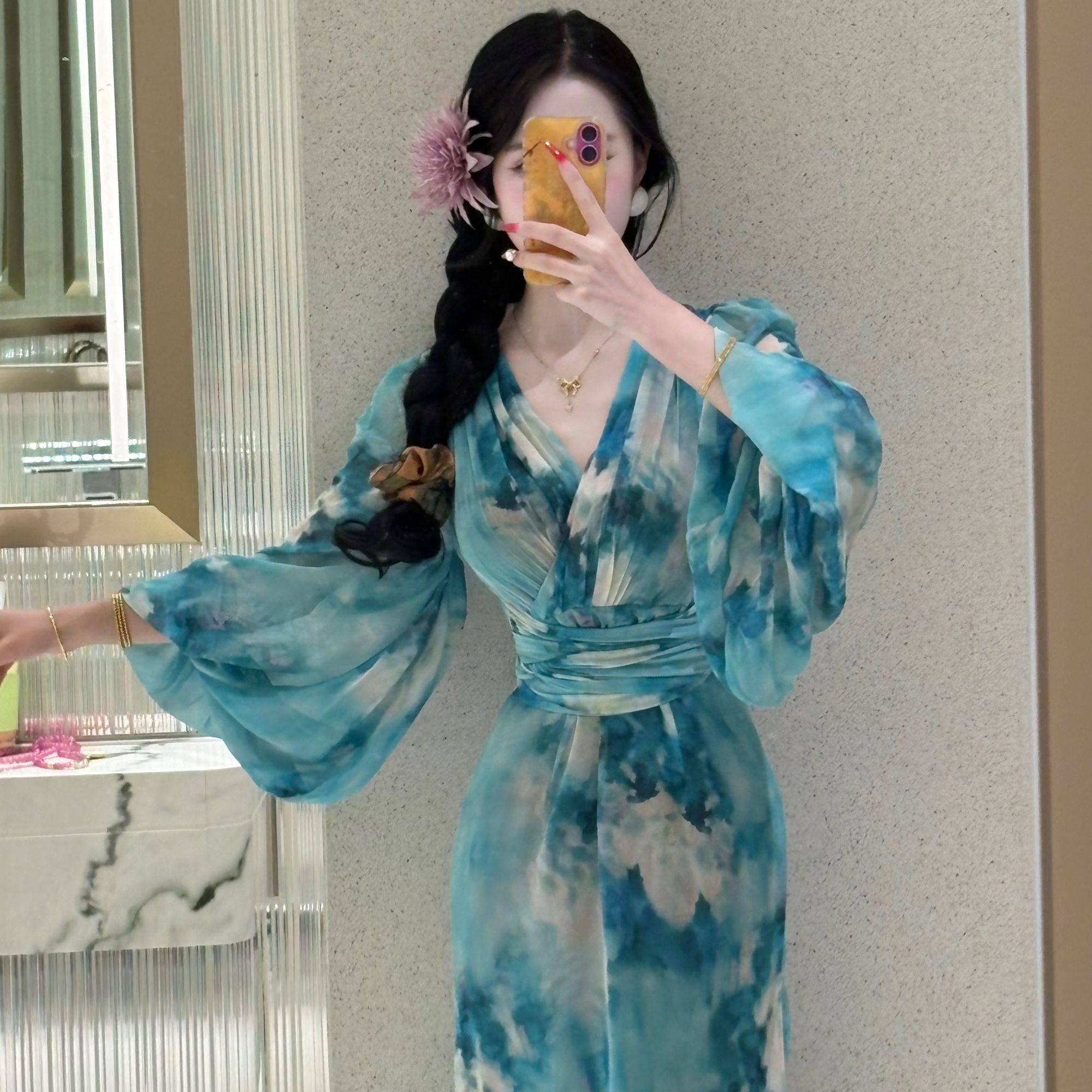 画报夫人原创春夏温柔神明少女喇叭袖连衣裙 蓝海神明少女,淘宝优惠券,粉丝福利购,淘宝优惠卷