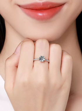 48【时来运转】经典六爪微镶培育钻戒婚戒礼物