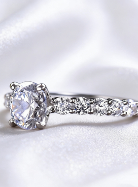 30【满天星】微镶四爪一克拉培育莫桑钻戒指求订婚