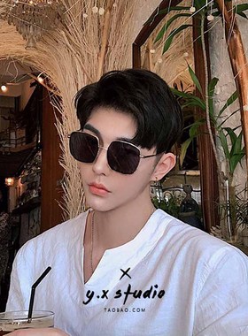 大脸开车驾驶海边渡假太阳眼镜