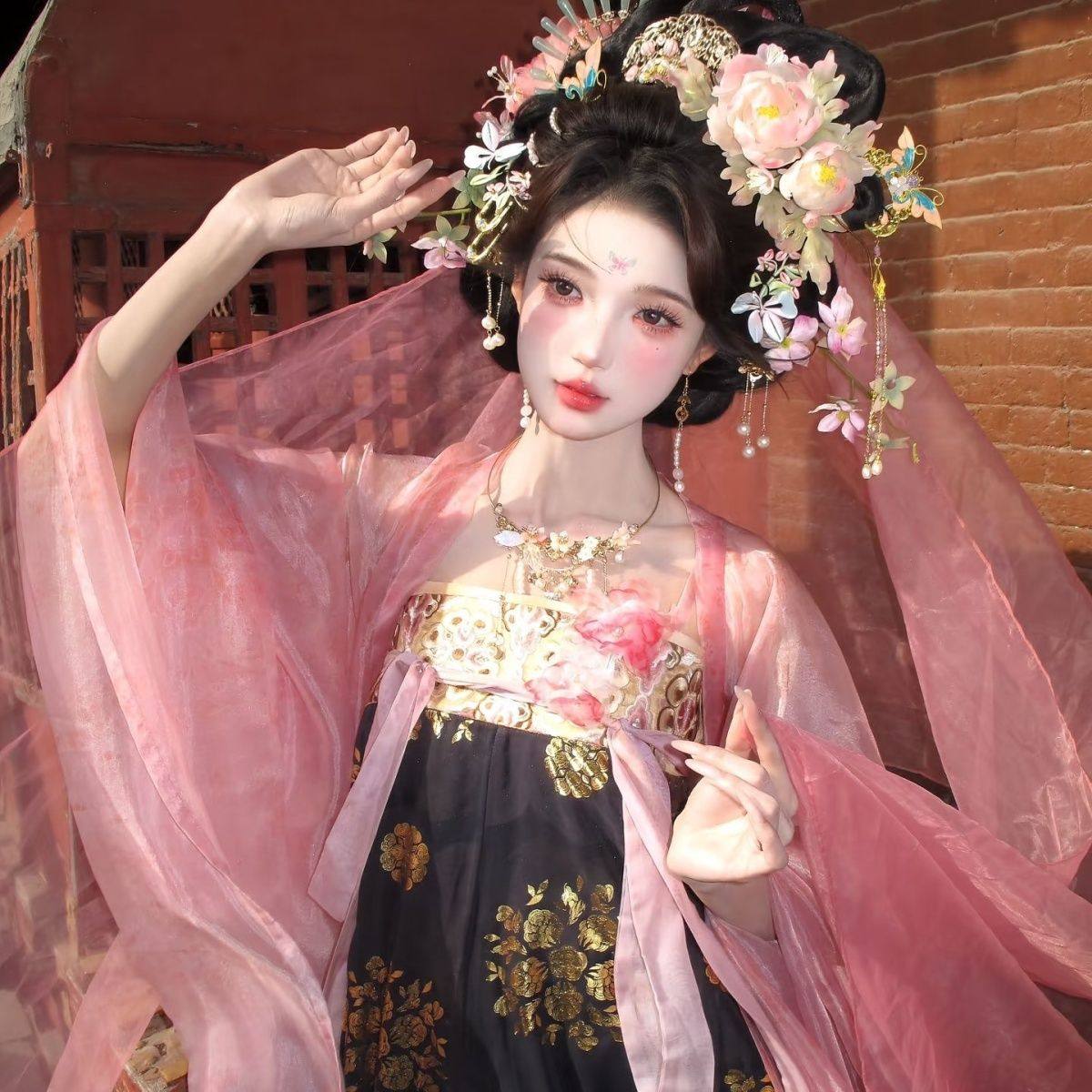 原创爆款2025新款《婉宁》重工刺绣改良齐胸战国套装披帛唐制汉服,淘宝优惠券,粉丝福利购,淘宝优惠卷