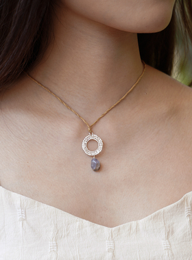 THISNESS 纯银蕾丝环天然蓝玉髓竹纸项链