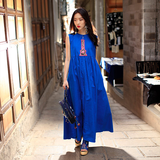 杨丽萍官方原创设计雀云裳民族风绣花圆领A字长袖连衣裙春夏秋
