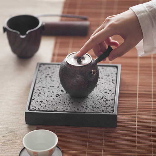 日本银壶纯银999泡茶壶 纯手工口打出熏银茶具日式水壶家用小茶壶 - 图2