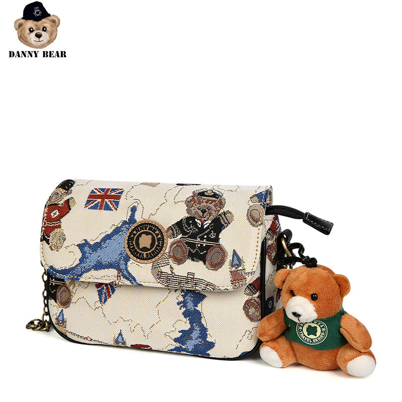 丹尼熊新款休闲英旅熊挂饰斜挎包 dannybear酷玛仕女士包袋