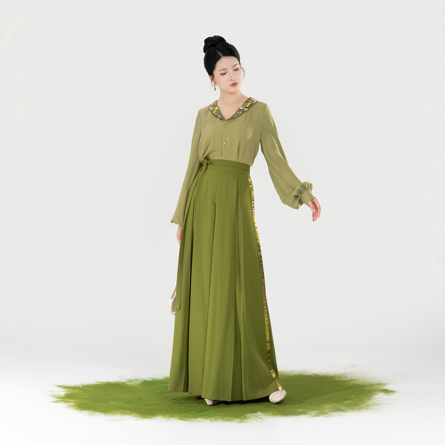 织造司[春苔]绣花v形翻领上衣仿麻灯笼袖衬衫侧褶织金宋裤阔腿裤,淘宝优惠券,粉丝福利购,淘宝优惠卷