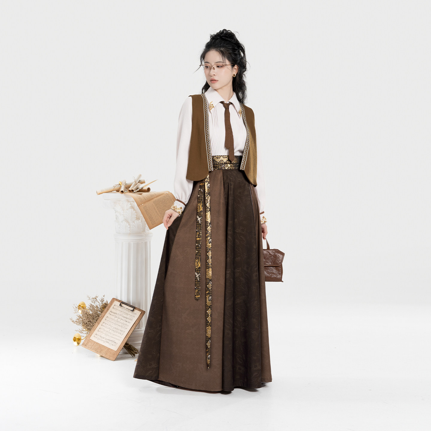 织造司[燕归山]新中式复古民族风绣花翻领衬衫马甲一片式八破裙女,淘宝优惠券,粉丝福利购,淘宝优惠卷